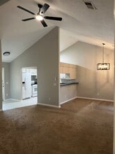 135 Lake Chateau Dr in Nashville, TN - Building Photo - Building Photo