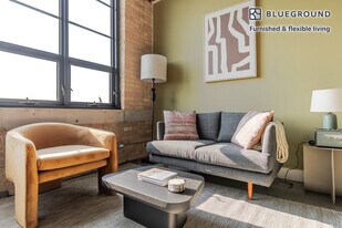 2061 N Southport Ave, Unit FL4-ID1278 in Chicago, IL - Building Photo