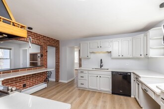 29-31 Belmont St-Unit -2 in Fitchburg, MA - Building Photo - Building Photo