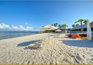 611 Destiny Dr in Ruskin, FL - Building Photo - Building Photo