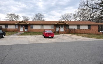 4481 Cemetary St in Powder Springs, GA - Building Photo - Building Photo