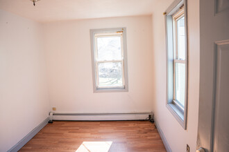 1 Kendall St, Unit 202 in Providence, RI - Building Photo - Building Photo