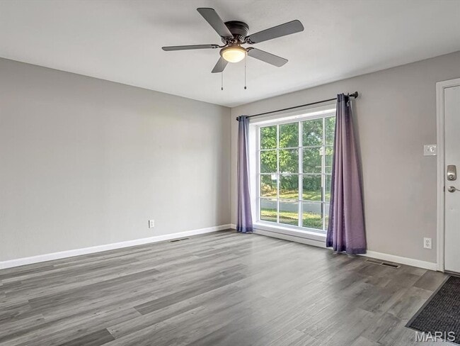 303 Wellesley Dr in O'Fallon, IL - Building Photo - Building Photo