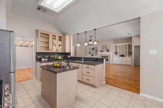 8015 Sports Haven Dr