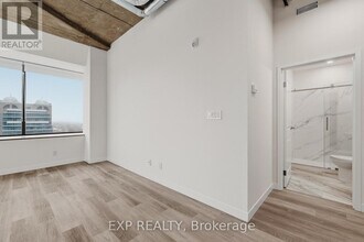 30 Duke St W in Kitchener, ON - Building Photo - Building Photo