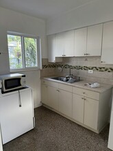 82 W 15th St in Hialeah, FL - Building Photo - Building Photo