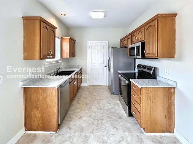 503 Castleview Dr in Lebanon, TN - Building Photo - Building Photo