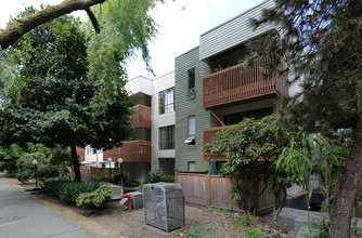 Acacia Grove Apartments in Vancouver, BC - Building Photo - Building Photo