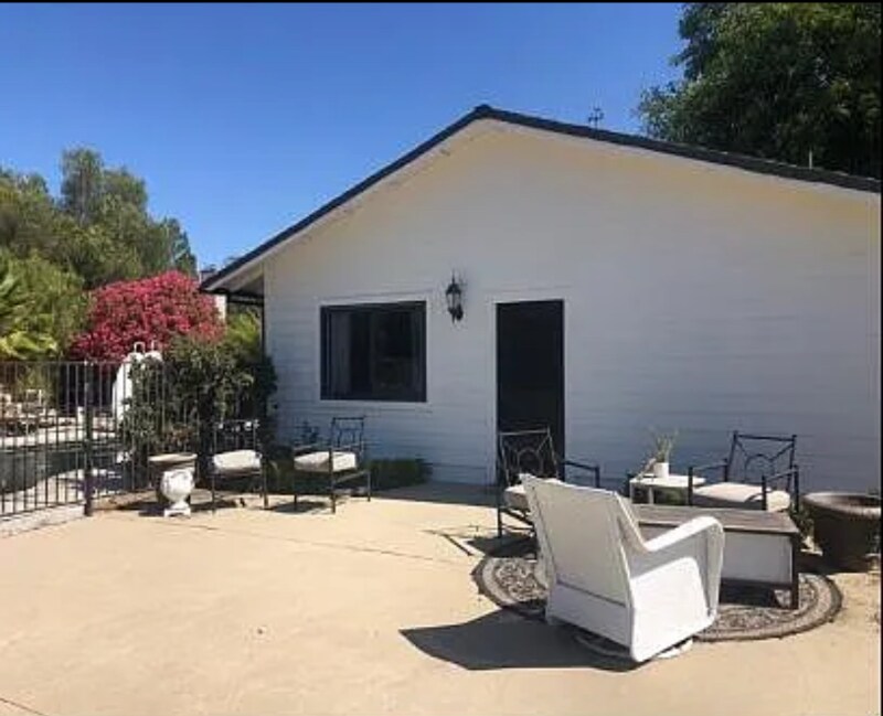 5535 Colodny Dr in Agoura Hills, CA - Building Photo