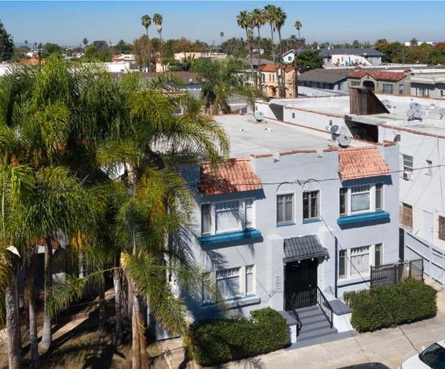 391 Ximeno Ave in Long Beach, CA - Building Photo - Building Photo