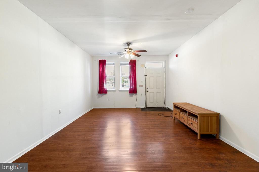 240 W Girard Ave-Unit -1 in Philadelphia, PA - Building Photo