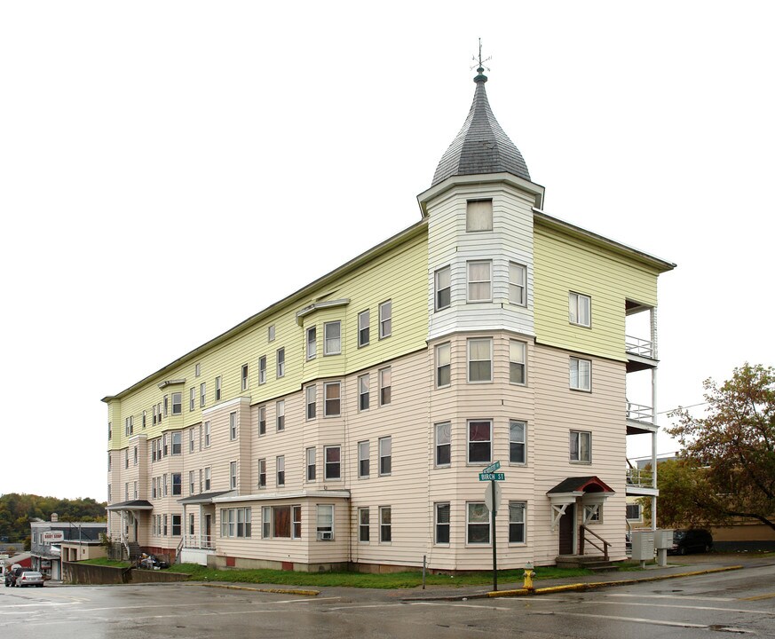 195 Bartlett St in Lewiston, ME - Foto de edificio