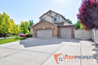 11758 Chalk Creek Way in South Jordan, UT - Building Photo - Building Photo