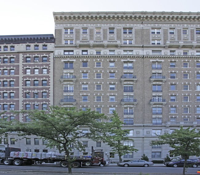 Shore View in New York, NY - Foto de edificio - Building Photo