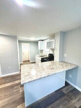 516 Stilley Rd in Jefferson Hills, PA - Building Photo - Building Photo