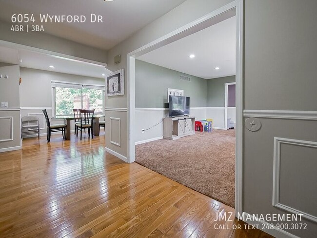 6054 Wynford Dr in West Bloomfield, MI - Foto de edificio - Building Photo