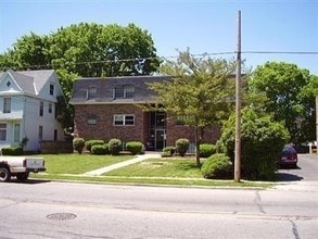 Anthony Wayne Apartments in Cincinnati, OH - Building Photo - Building Photo