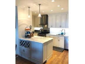 75 E Broadway in Long Beach, NY - Building Photo - Building Photo