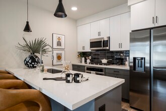 Broadstone 7th Street in Phoenix, AZ - Building Photo - Interior Photo