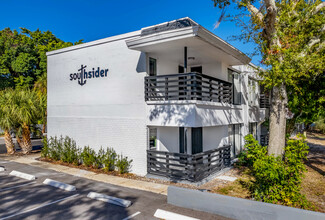 Oasis Palms Apartments in St. Petersburg, FL - Building Photo - Building Photo