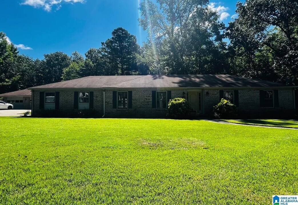 161 Mission Dr in Alabaster, AL - Building Photo