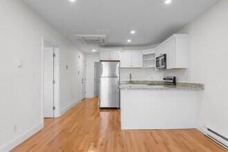 754 Huntington Ave, Unit 3 in Boston, MA - Building Photo - Building Photo