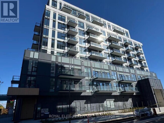 7439 Kingston Rd in Toronto, ON - Building Photo - Building Photo