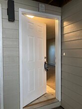11102 SW 62nd Ave-Unit -11104 in Portland, OR - Building Photo - Building Photo