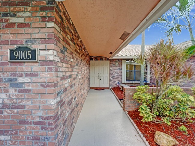 9005 NW 49th Ct in Coral Springs, FL - Building Photo - Building Photo