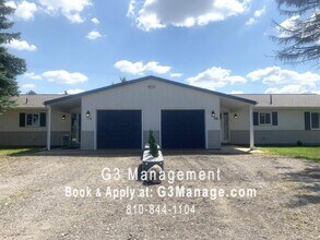 566 E Marr Rd in Howell, MI - Building Photo - Building Photo