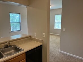627 Walnut St, Unit B in Anderson, IN - Building Photo - Building Photo