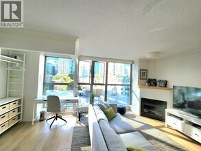 928 Richards St in Vancouver, BC - Building Photo - Building Photo