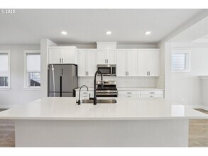 18315 SW Silvertip St in Beaverton, OR - Building Photo - Building Photo