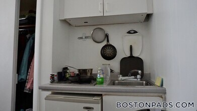 248 Newbury St in Boston, MA - Building Photo - Building Photo
