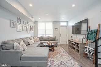 446 Emily St in Philadelphia, PA - Building Photo - Building Photo