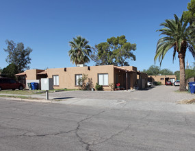 2137-2145 N Bell Ave in Tucson, AZ - Foto de edificio - Building Photo