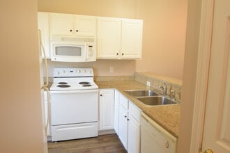 4610 McClelland Dr, Unit T-102 in Wilmington, NC - Foto de edificio - Building Photo