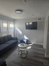 8304 S Kedzie Ave in Chicago, IL - Building Photo - Building Photo