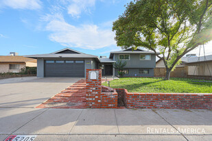 5205 W Caribbean Ln in Glendale, AZ - Foto de edificio - Building Photo