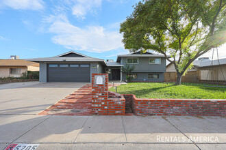 5205 W Caribbean Ln in Glendale, AZ - Building Photo - Building Photo