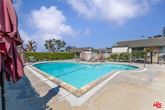 126 Casuda Canyon Dr in Monterey Park, CA - Foto de edificio - Building Photo