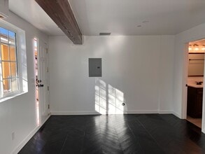 10312 Buford Ave in Inglewood, CA - Foto de edificio - Building Photo