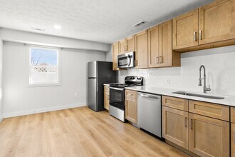 425 W Lincoln St in Papillion, NE - Foto de edificio - Building Photo