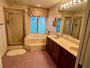 1676 Whispering Oaks Dr in Ogden, UT - Building Photo - Building Photo