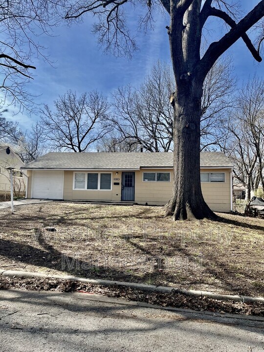 10804 Newton Ave in Kansas City, MO - Building Photo