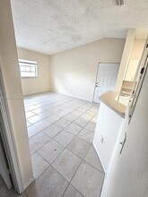 3690 N 56th Ave in Hollywood, FL - Foto de edificio - Building Photo