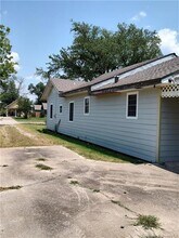 910 6th Ave in Lake Charles, LA - Foto de edificio - Building Photo