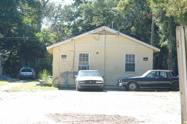 215 Kingston Ave in Daytona Beach, FL - Building Photo - Building Photo