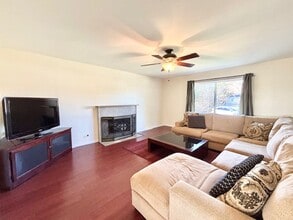 10042 Brazos Ct in Ventura, CA - Building Photo - Building Photo