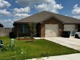 2420 Duntov Dr in Temple, TX - Building Photo